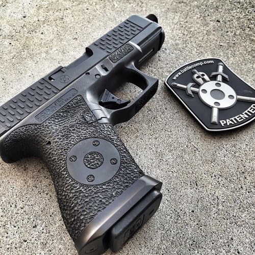 Yes, thats a @battlecomp themed glock. Even the slide work looks like one. Insanely beautiful. (post