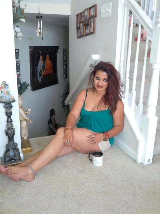 marriedladies:  hOT AND BEAUTIFUL BHABI JI