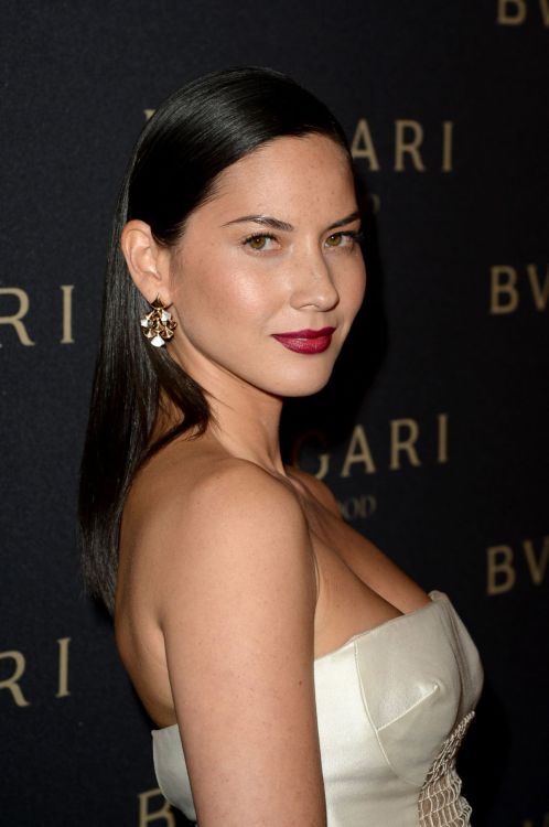 Porn Pics celebrities-at:  Olivia Munn