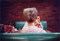 vyktoriadraganovic:  Women with hair, William Eggleston 