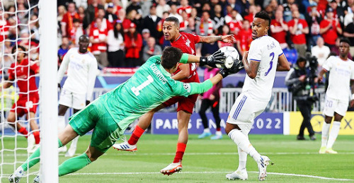  Thibaut Coutois vs. Liverpool during UEFA Champions League final match. 