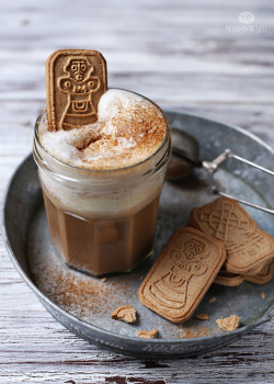 fullcravings:  Gingerbread Latte  Awww so cute