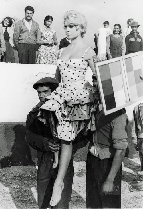 Brigitte Bardot in Les Bijoutiers du clair de lune (The Night Heaven Fell), 1958.