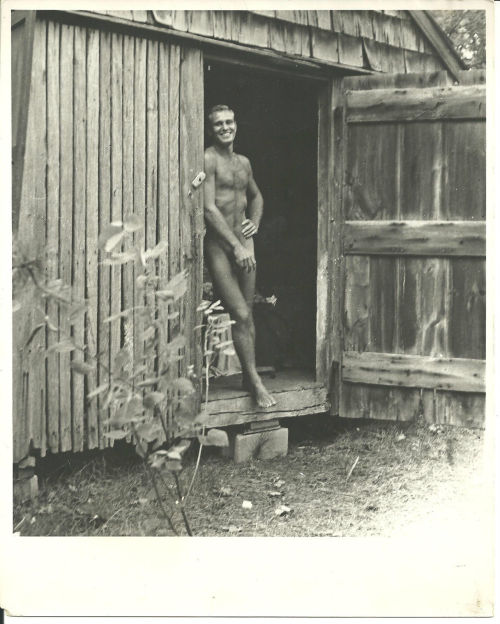 holy-scraps:  George Platt Lynes, Tennessee Williams c. March 1944