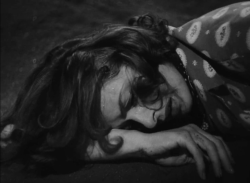 drinkingdownthepoison:Ingrid Bergman in Rossellini’s Stromboli (1950)
