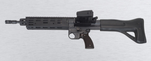 coffeeandspentbrass:bolt-carrier-assembly:Modern reproduction FG-42 in 7.62x54r that feeds from SVD 