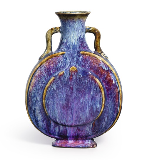 A flambé-glazed vase from the Qing period, Yongzheng reign (1723-1735).