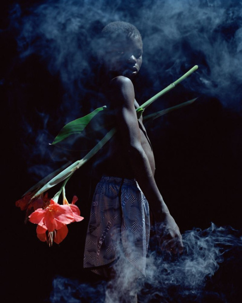 20aliens - VIVIANE SASSEN