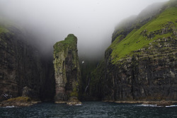 brutalgeneration:  Vestmanna Cliffs (by Bev