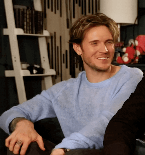 Dougie Poynter In McFly Vs Busted: The Ultimate Battle Of The Bands Video (x)