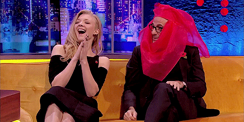 ndormerdaily:Natalie Dormer and Stanley Tucci on the Jonathan Ross Show (x)