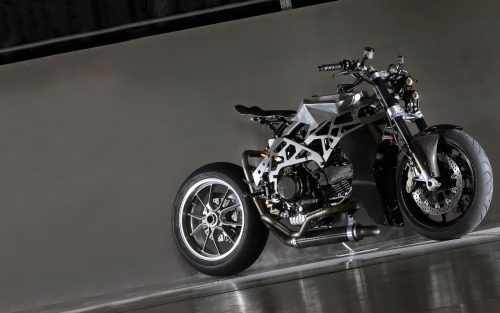 SCM 1.0 Ducati Monster 900 SS by Simone Conti.Photos by Fabrizio Grioni.More bikes here.