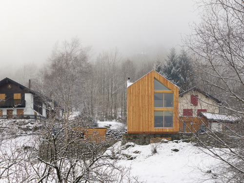 remash: swisshouse xxxv ~ dave macullo architects | photos © fabrice fouillet