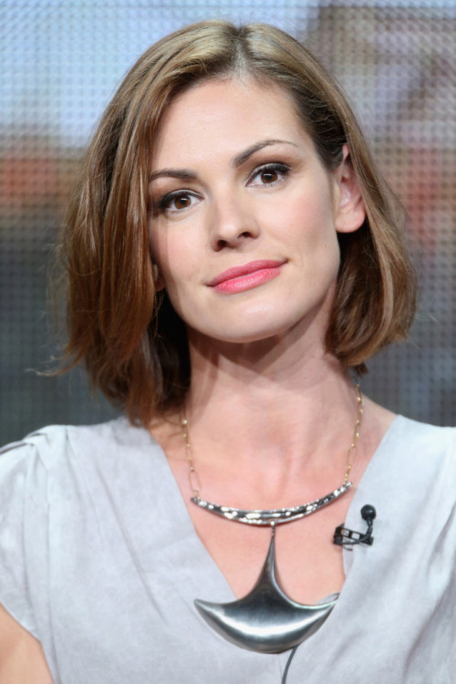 jorge3z:  Daisy Betts 2015.08.12 - NBCUniversal Summer TCA Press Tour ‘Childhood’s End’ Panel