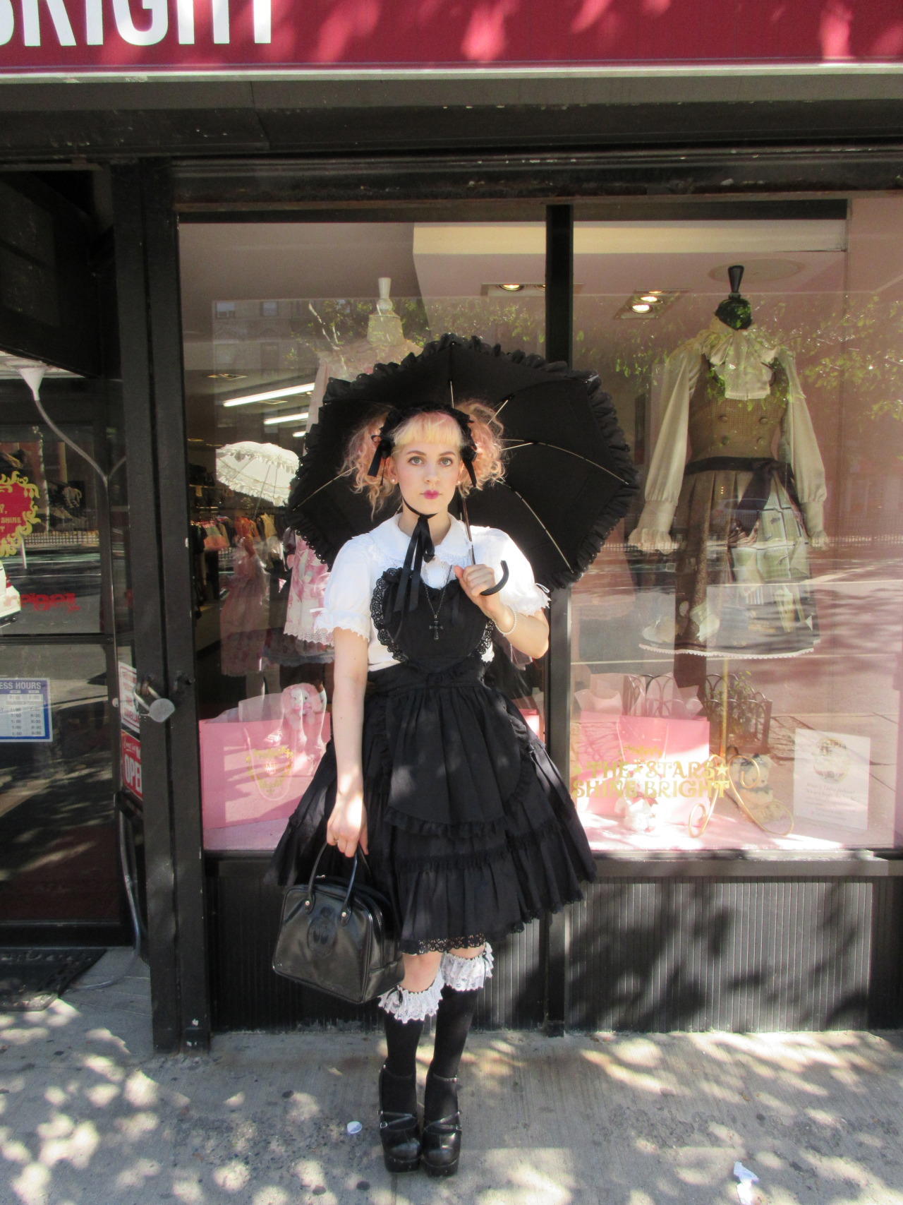 angel-embryo:  On Wednesday I attended a lolita meet in New York and got to go to