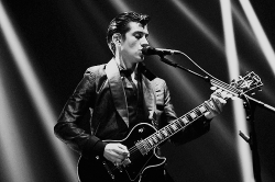 Capitulatus-Blog:  Arctic Monkeys @ Zénith, Paris And @ Manchester Arena By Sophie