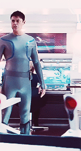 *whispers* I Bet Leonard's Bigger Than Kirk...