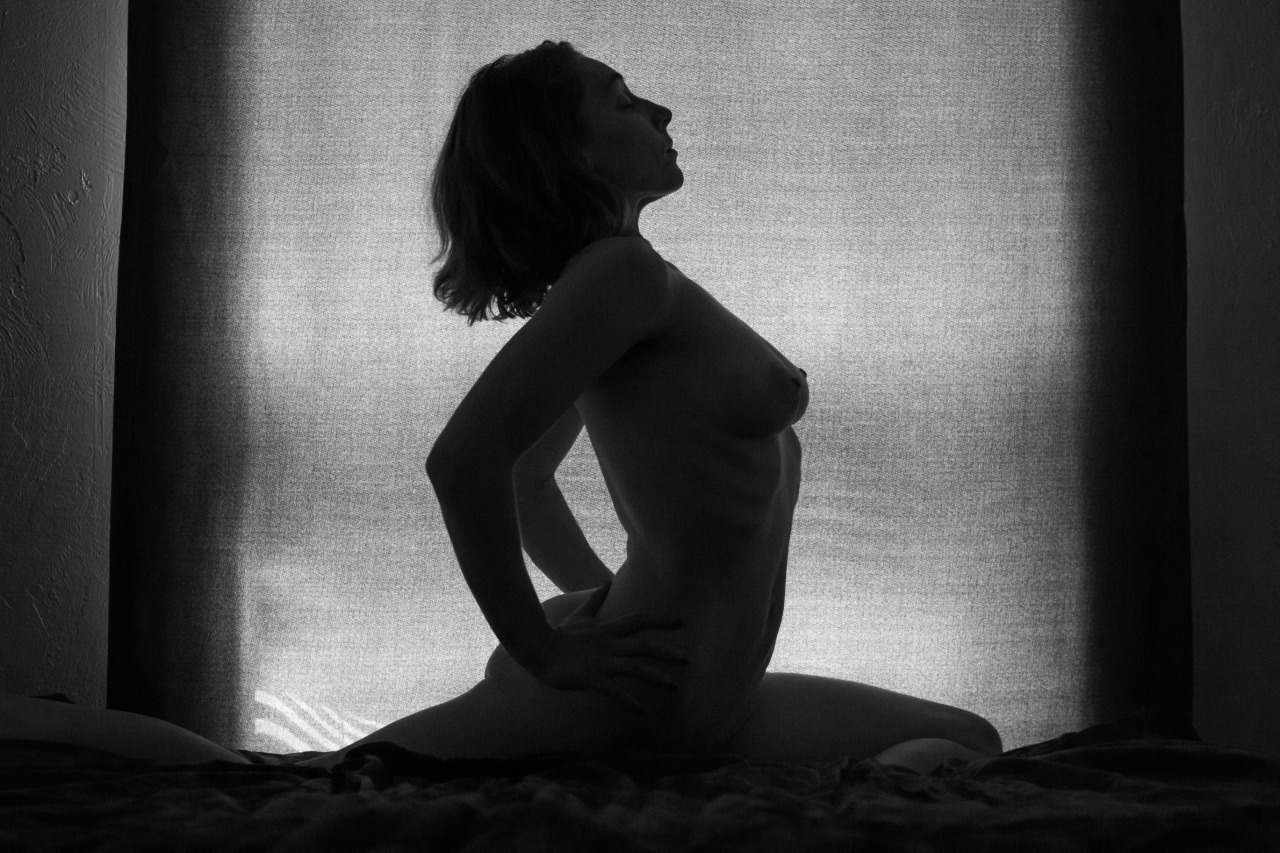 1fireryredhead:  madeoftungsten:  Hip-Opening July 2016   Morning stretch~~~❌❤️