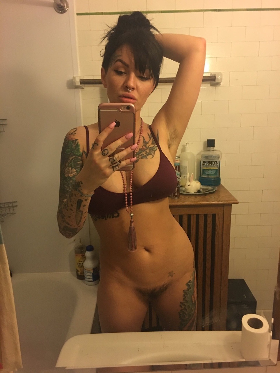 pussyconnoisseur6996:  Tatted MILF Freak 😜