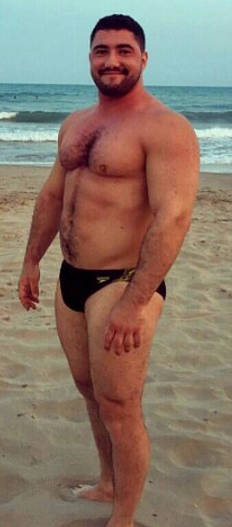 thebeefzone:  Yummi one, another perfect muscle bottom!