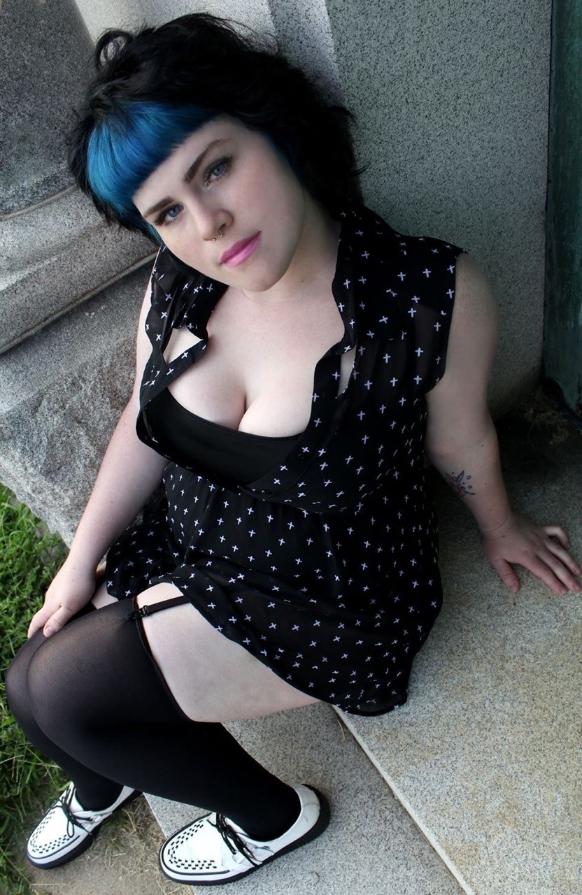 bbw-emo-sex:  chubbiekitty:  I had a handsome guy take pictures of me 👻  Fuck
