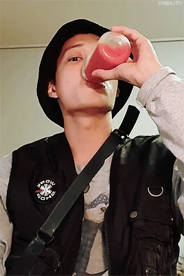 kaibility: jongin’s soft mukbang (=eating broadcast).on today’s menu ;; chicken jerky, t