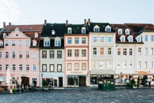 linazelonka:like pastel toy housesflickr / instagram