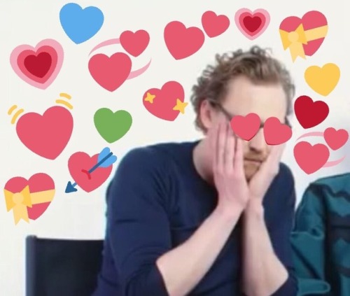 spideres: Tom Hiddleston love reaction pics for you sweethearts ♡ I reached 800 followers and I just