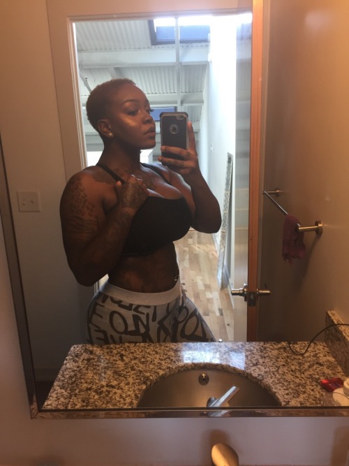 insecure-beautyy: naturally-nikkilynn: insecure-beautyy: malcolmansah: insecure-beautyy: I was glowi