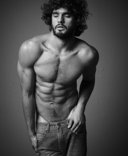 ledomsh:  Marlon Teixeira by Luciana Izuka