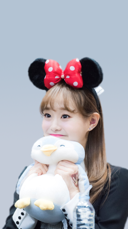 LOONA CHUU LOCKSCREENs.[ Please reblog and / or like if you use them and feel free to requ