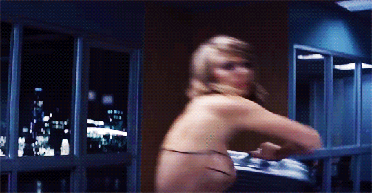 longlivedreamer22:  Me when someone says they don’t like Taylor 