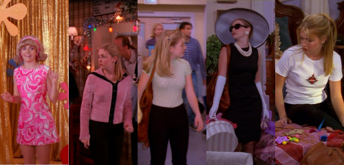 savedbythebellsabrina:  sabrina’s high school years fashion