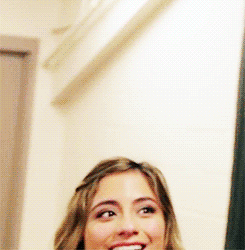 blameitoncamren:michonne:ally’s face during magic tricks.she’s a kid