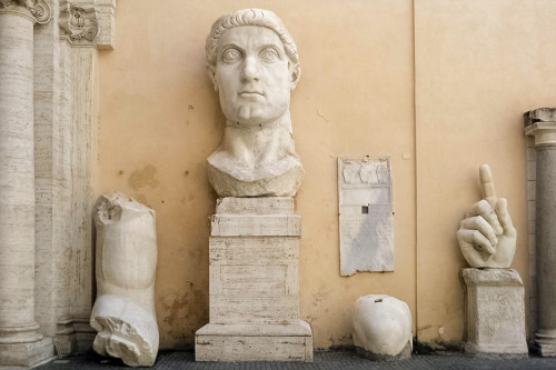 The Colossus of Constantine (biceps, head, knee and right hand), Palazzo dei Conservatori, Musei Cap