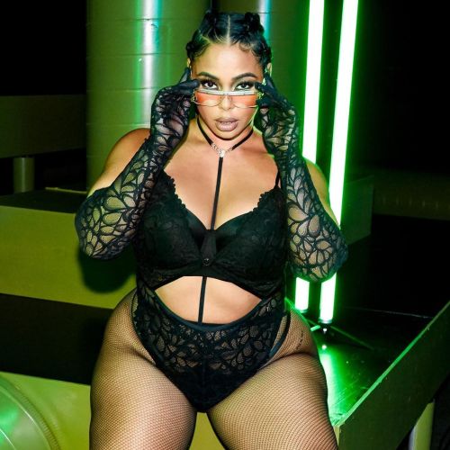 thinfatfit:  instagram.com/tabriamajors x savagexfenty