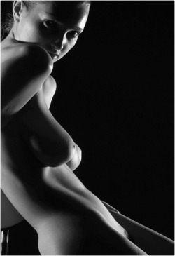 eroticvisualart:    Erotic Visual Art - updated every hour!  