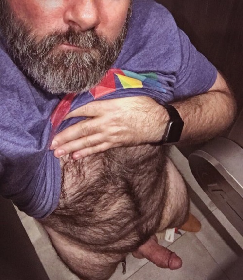 daddies-n-bears:  ❤️💛💜 Like it.. 🔛 Share it… Follow….. @daddiesnbears for more hot content, and yummy sexy daddies 😍😋🧡💜💛