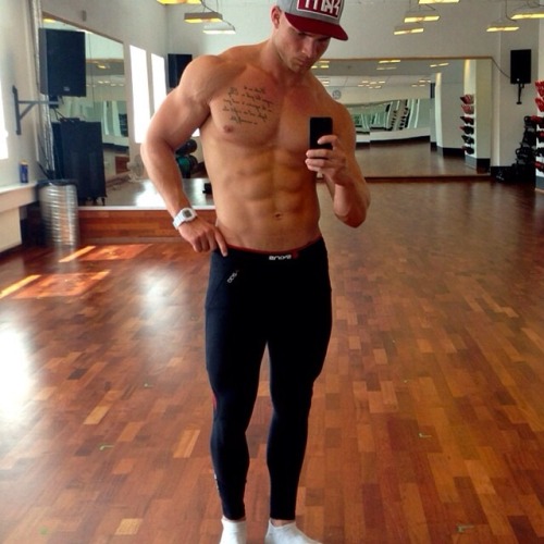 Muscle-Thong Lover