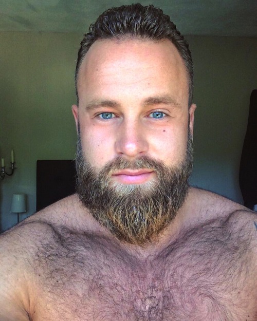 mydaddymen:Ben Brown Sure would love to see him do some porn as the hot bear he&rsquo;s grown up to 