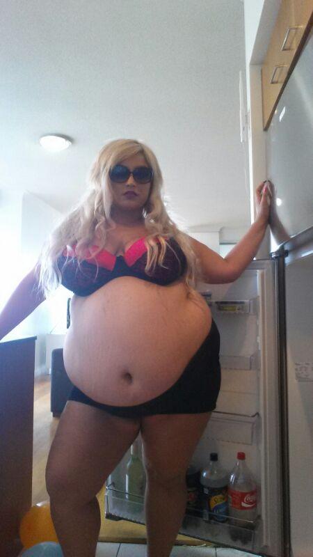 bricout:  cette grosse piggy ne pense plus quâ€™a manger 