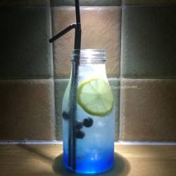 submissiveinclination:  hey&ndash;bartender:  BLUE BOTTLE  25ml DeKuyper Blue Curaçao  25ml Gordon’s London Dry gin 25ml Smirnoff Blueberry vodka   Top with Sprite   Products used:  @de_kuyper_cocktails  @gordonslondondrygin  @smirnoffus   #alcohol