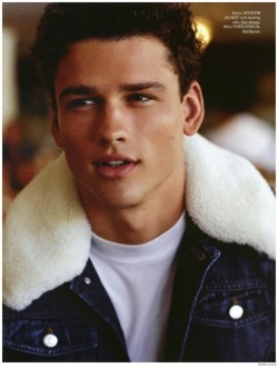 hunksiesgonnahunk:  Simon Nessman