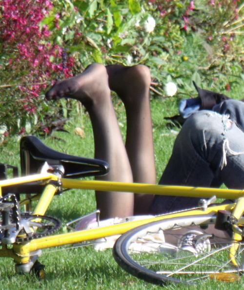 candid-feet-europe: #nylon #feet
