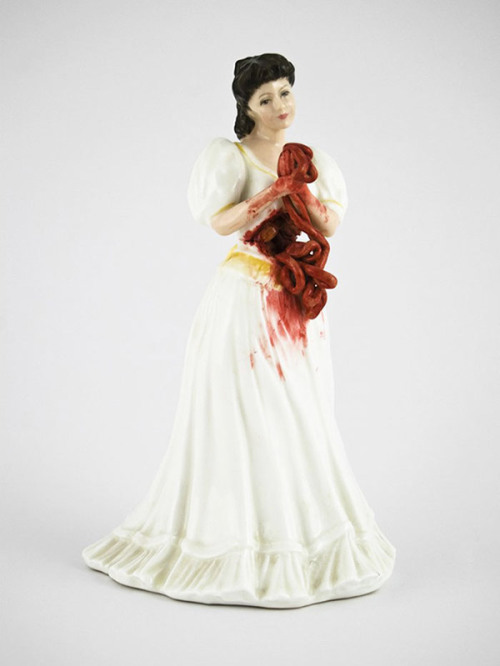 owmeex:  Jessica Harrison’s Gutsy Porcelain Exhibition 
