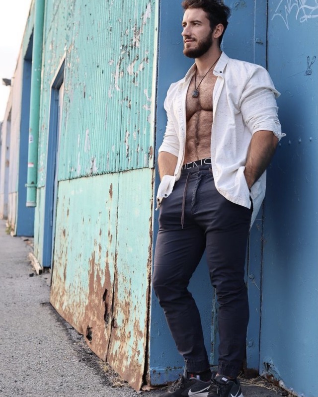 elnerdo19:Gorgeous Greek and hairy stud, Sam Vass!!!!! 💙🔱💙🔱💙😍💪🏼😘😛🔥🔥🔥