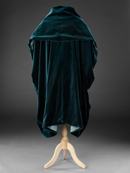 fripperiesandfobs: Cloak ca. 1913 From the John Bright Historic Costume Collection