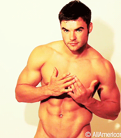 tumblinwithhotties:  Victor Cruz from AAG (gifs by uncuts)