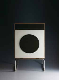 design-is-fine:  Dieter Rams, Braun Speaker