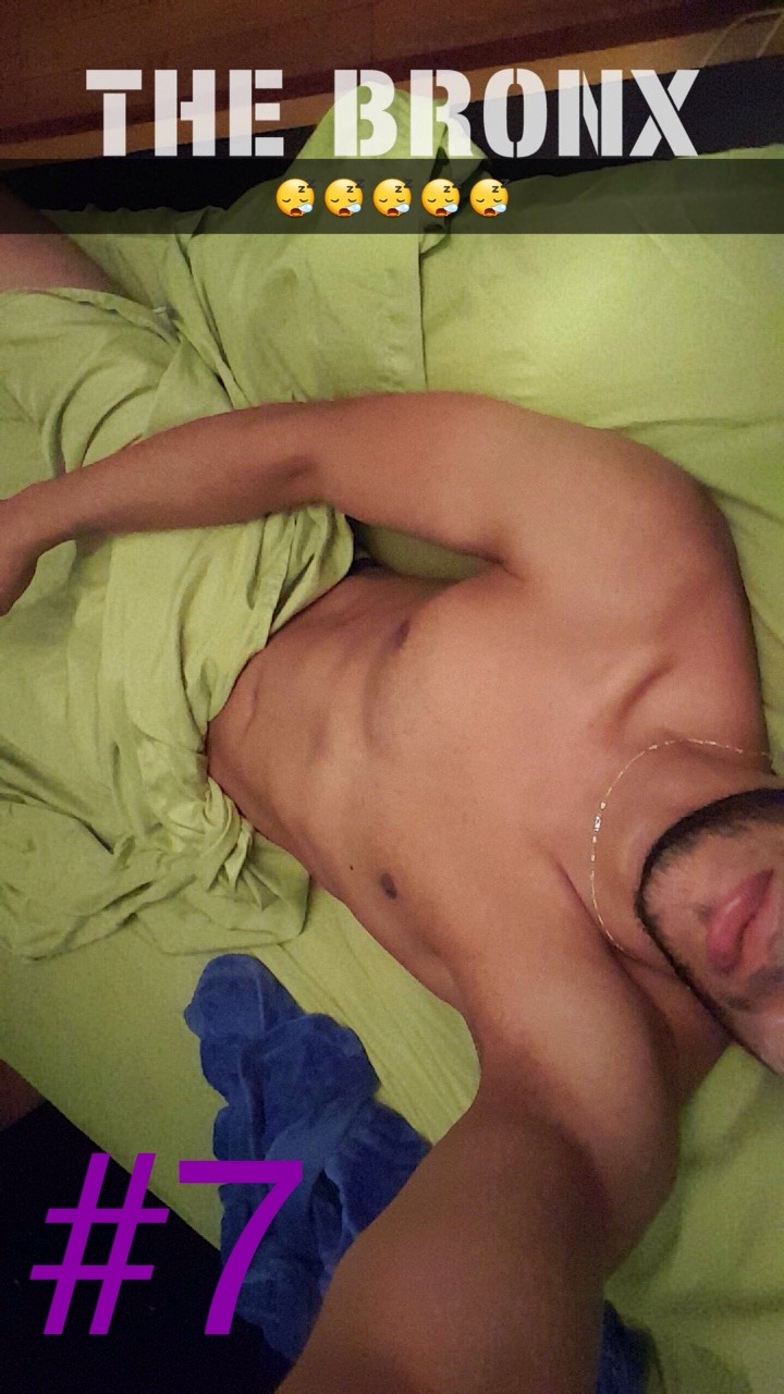 guys-xposed:  It’s snapchat Sunday on guyblog2014 !!!! Where some of the sexiest
